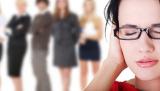 Ученые рассказали, как нужно лечиться от социофобии