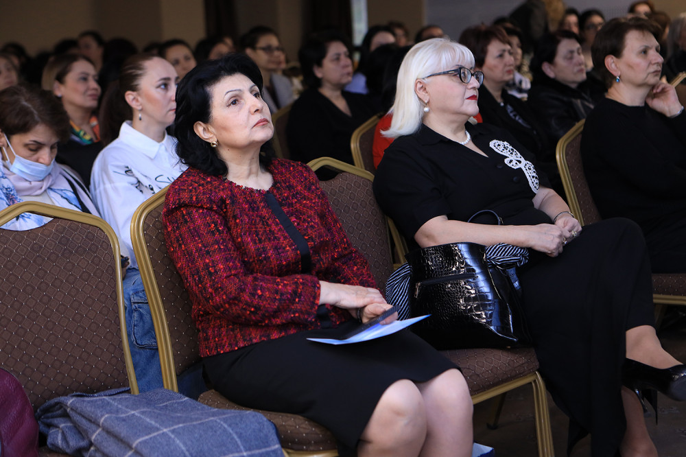 Գիտաժողով &laquo;Կնոջ առողջություն և ձվարանների պոլիկիստոզ համախտանիշ&raquo; թեմայով. morevmankan.am
