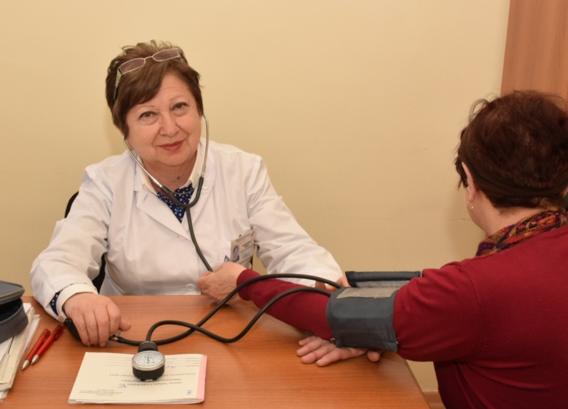 &laquo;Կոչումով բժիշկ&raquo;. Հակոբյաններ